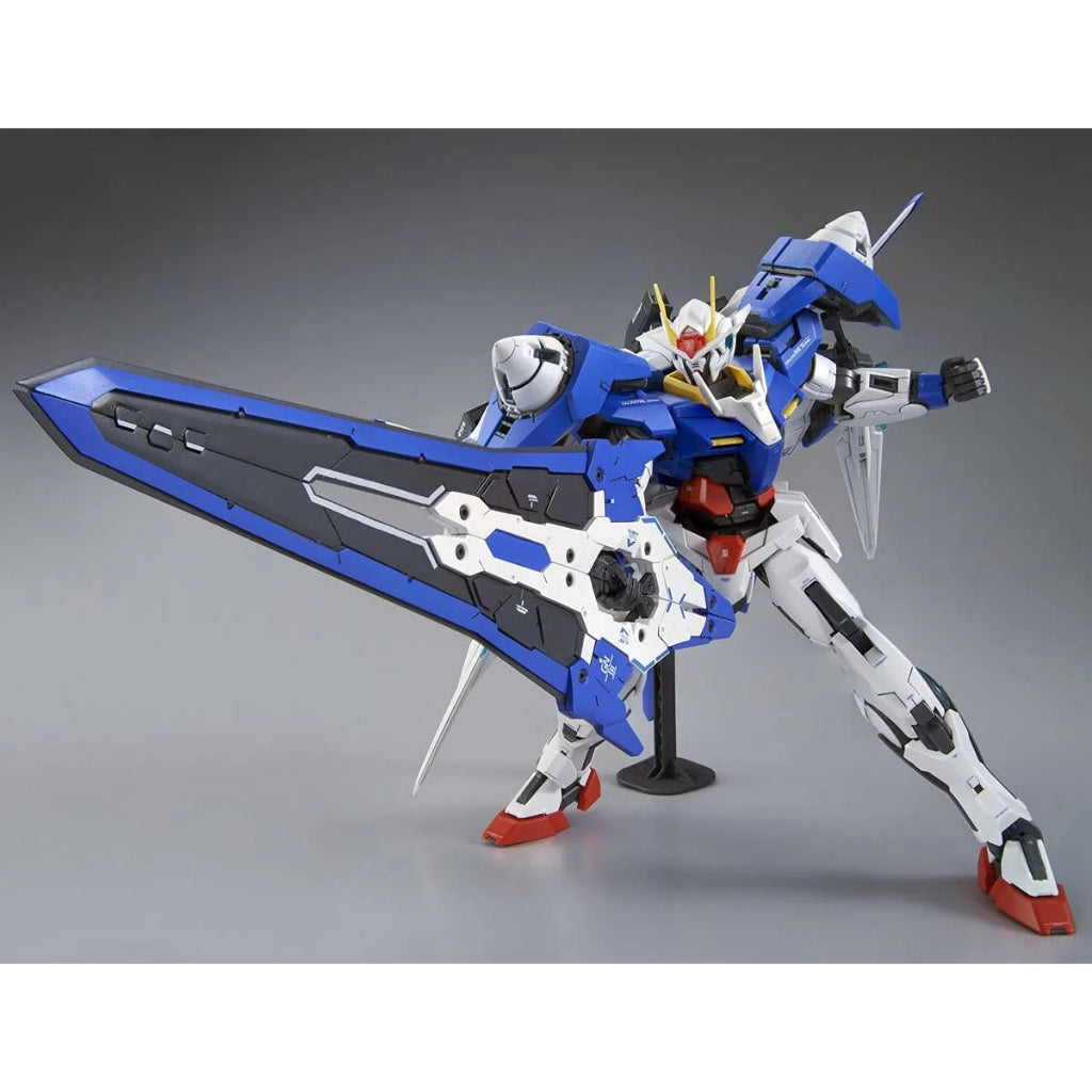 MG 1/100 00 XN Raiser Gundam